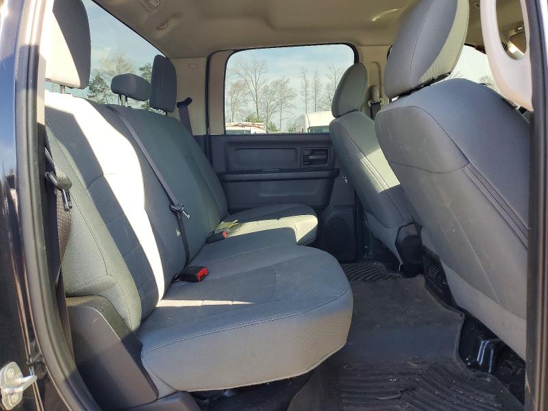 45574346 :رقم المزاد ، 3C6UR5CL9JG340830 vin ، 2018 Ram 2500 مزاد بيع