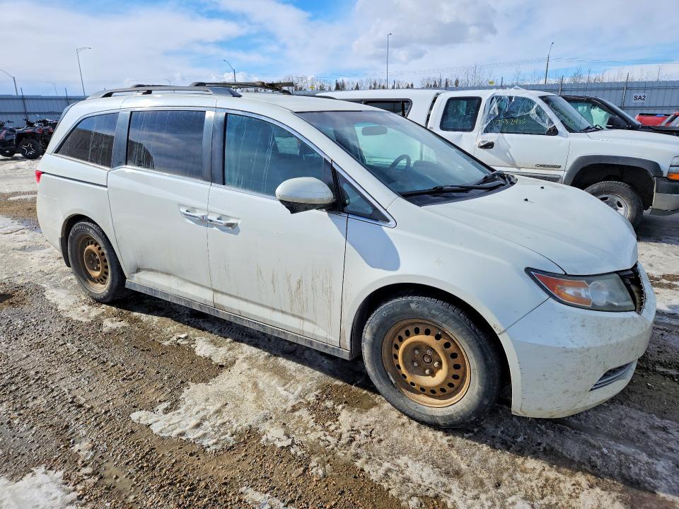 41812816 :رقم المزاد ، 5FNRL5H47FB505188 vin ، 2015 Honda Odyssey مزاد بيع