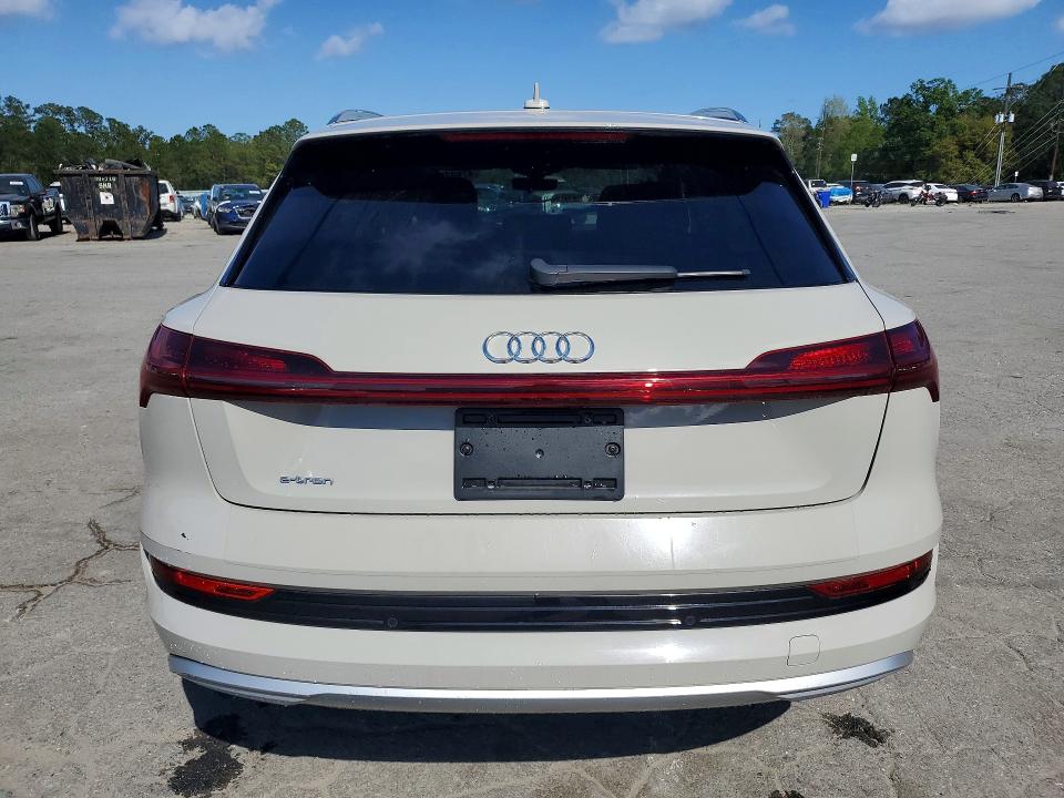 Продаж на аукціоні авто 2019 Audi E-tron, vin: WA1LAAGE0KB024074, номер лоту: 47697596