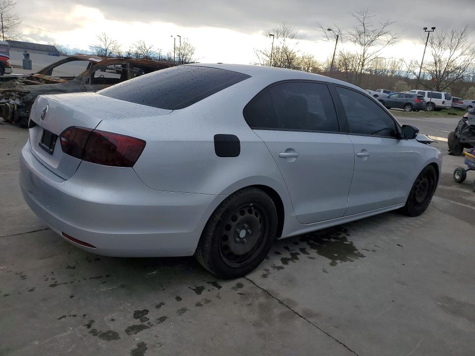 46423446 :رقم المزاد ، 3VWDX7AJ8DM294356 vin ، 2013 Volkswagen Jetta مزاد بيع