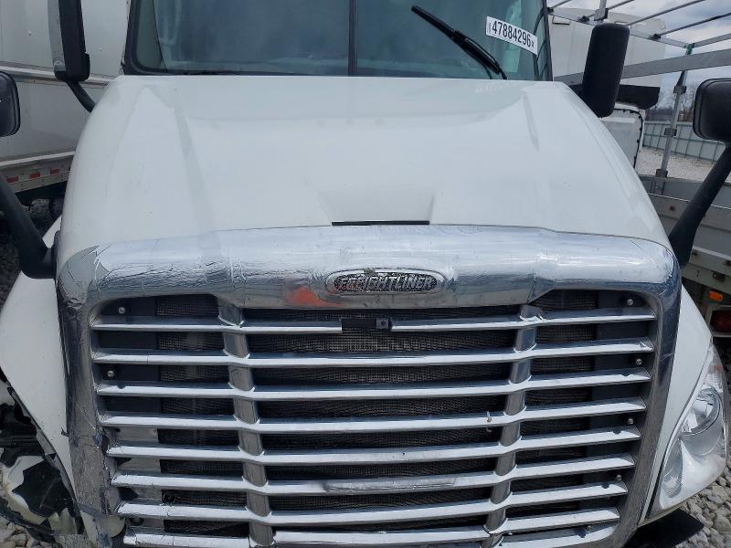 Продажа на аукционе авто 2016 Freightliner Cascadia 125, vin: 1FUGGLDR0GLHA0217, номер лота: 47884296