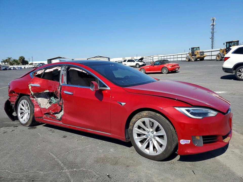 2016 Tesla Model S მანქანა იყიდება აუქციონზე, vin: 5YJSA1E18GF170759, აუქციონის ნომერი: 45564276