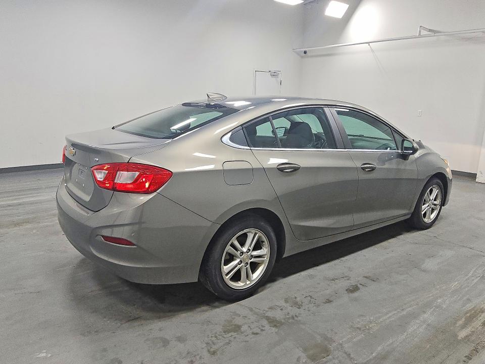 45534336 :رقم المزاد ، 1G1BE5SM9H7130135 vin ، 2017 Chevrolet Cruze مزاد بيع