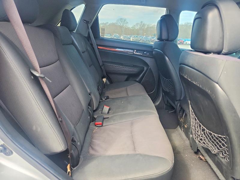 2011 Kia Sorento მანქანა იყიდება აუქციონზე, vin: 5XYKT3A10BG161809, აუქციონის ნომერი: 45648306