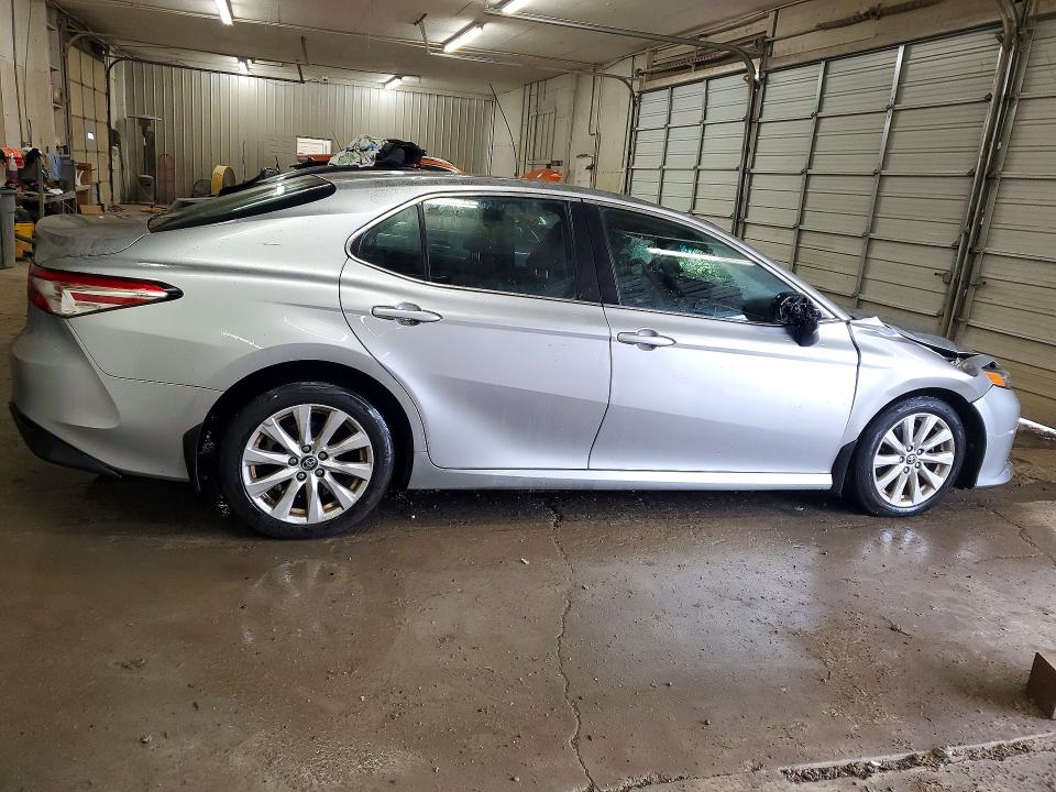 2018 Toyota Camry მანქანა იყიდება აუქციონზე, vin: 4T1B11HK5JU621385, აუქციონის ნომერი: 46488546