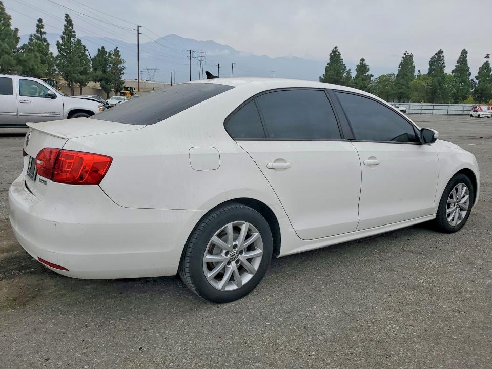48352676 :رقم المزاد ، 3VWDZ7AJXBM394143 vin ، 2011 Volkswagen Jetta مزاد بيع