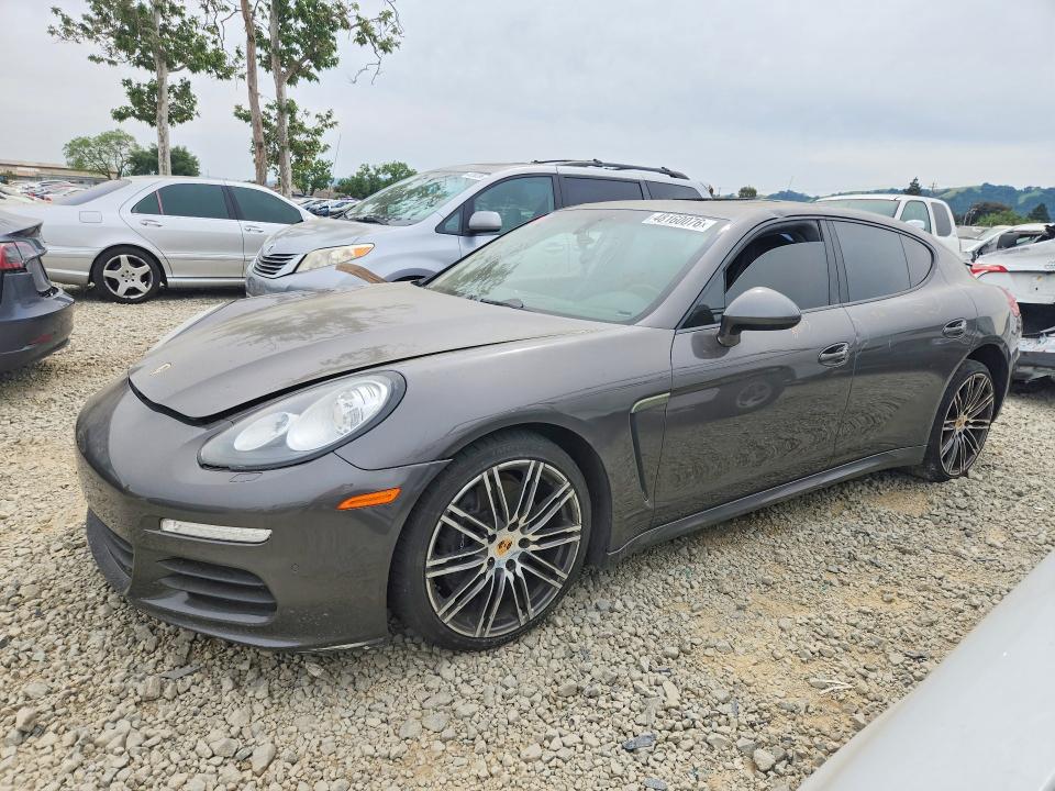 48160076 :رقم المزاد ، WP0AA2A7XFL005562 vin ، 2015 Porsche Panamera مزاد بيع