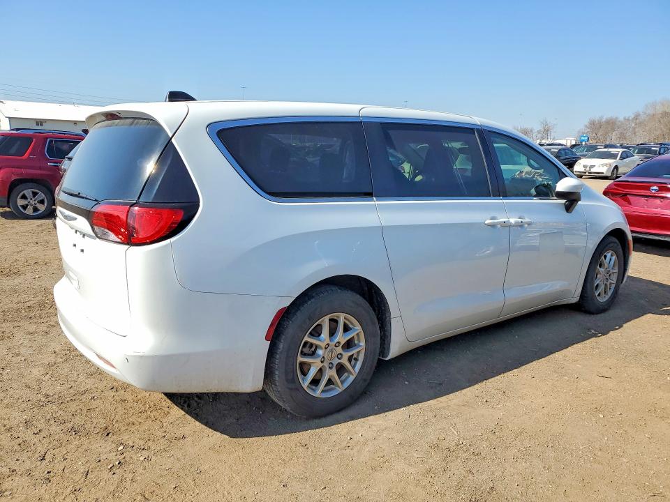 Продажа на аукционе авто 2022 Chrysler Voyager, vin: 2C4RC1CG0NR104160, номер лота: 45552086