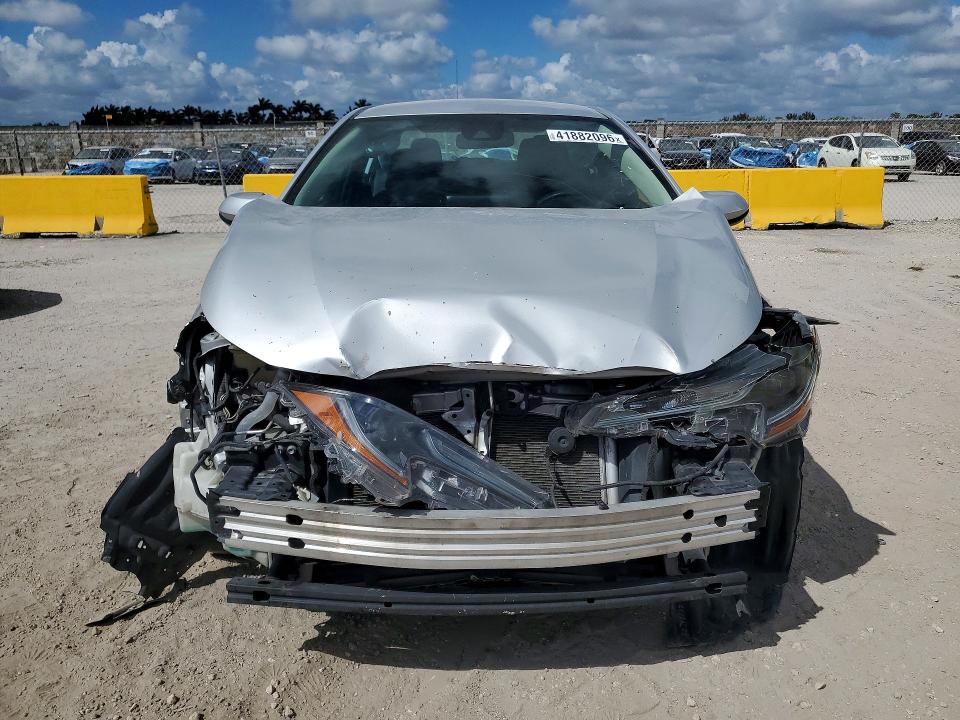 41882096 :رقم المزاد ، 5YFEPMAE4NP338632 vin ، 2022 Toyota Corolla مزاد بيع