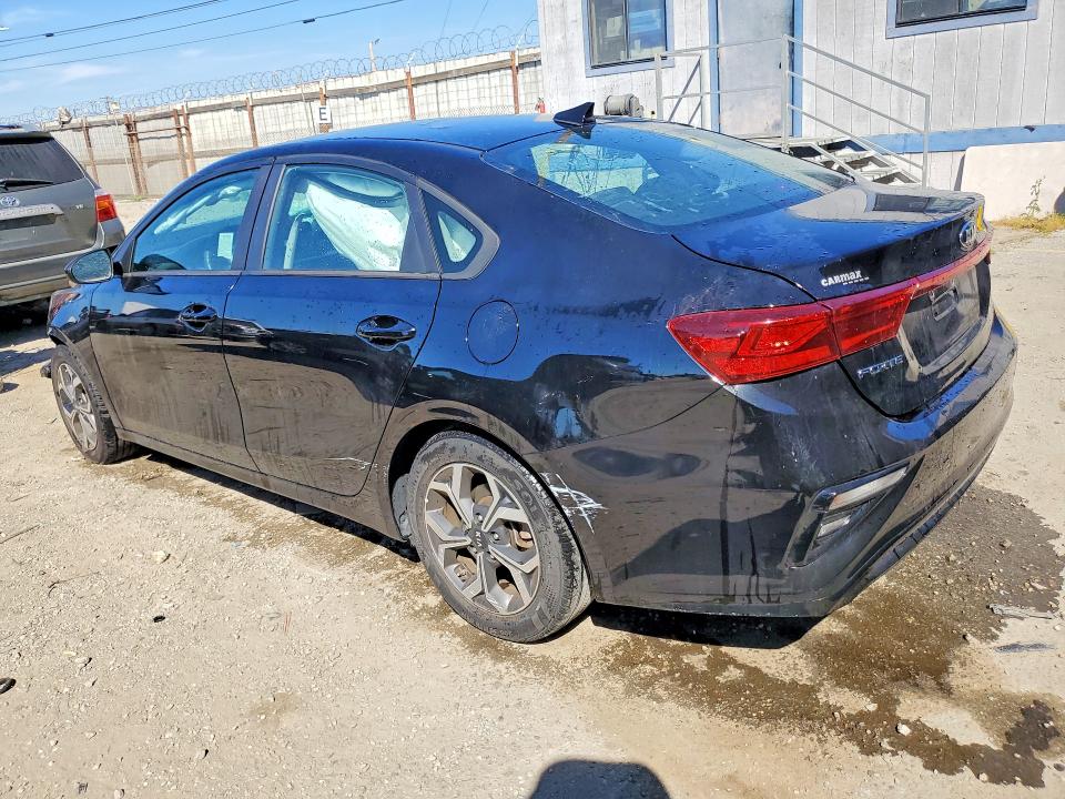 2020 Kia Forte მანქანა იყიდება აუქციონზე, vin: 3KPF24AD7LE184118, აუქციონის ნომერი: 46006946
