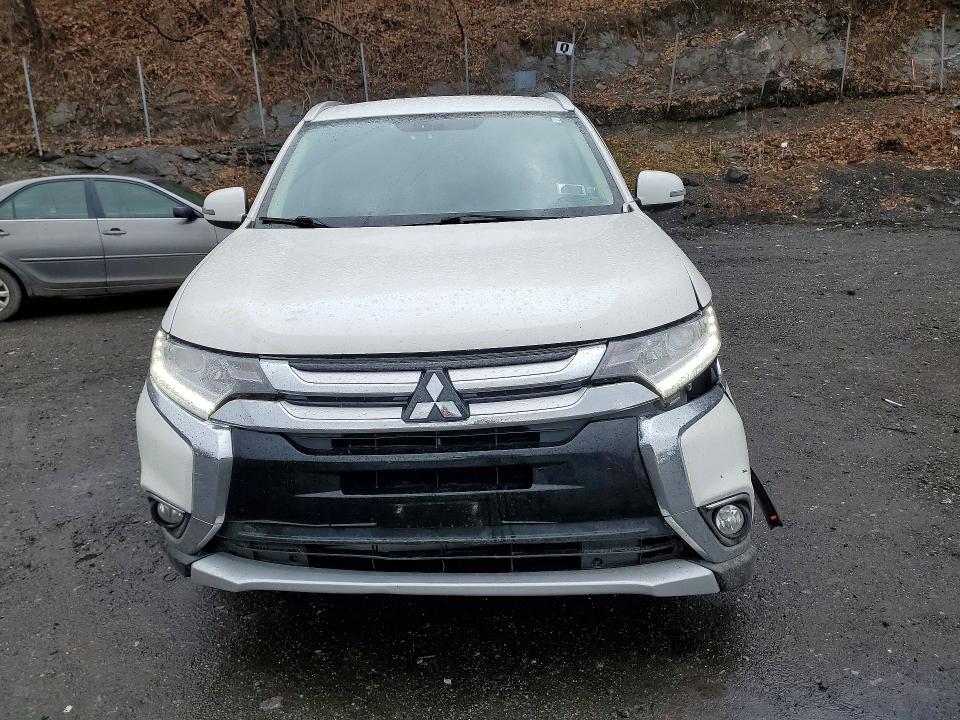 Продаж на аукціоні авто 2018 Mitsubishi Outlander, vin: JA4AZ3A34JZ011675, номер лоту: 46087356