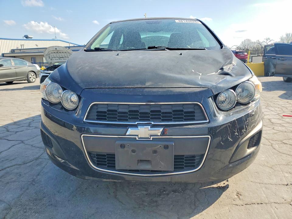 48142626 :رقم المزاد ، 1G1JC5SH3D4210921 vin ، 2013 Chevrolet Sonic مزاد بيع