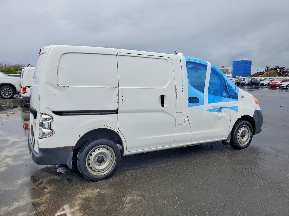 79428305 :رقم المزاد ، 3N6CM0KN2FK731392 vin ، 2015 Niss Nv200 مزاد بيع