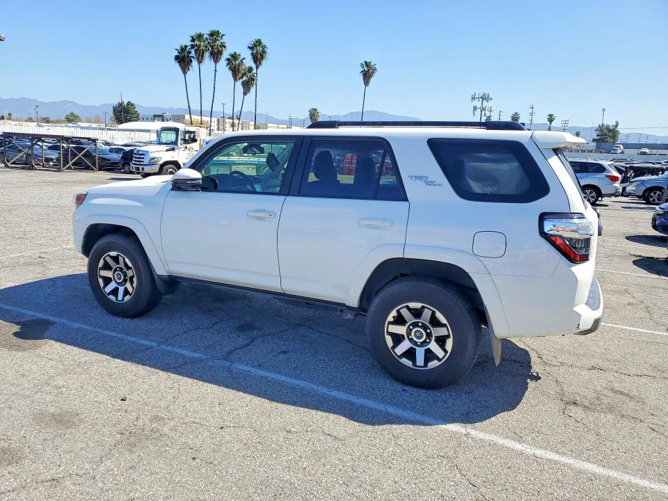 77237575 :رقم المزاد ، JTERU5JR1N6007335 vin ، 2022 Toyota 4runner مزاد بيع