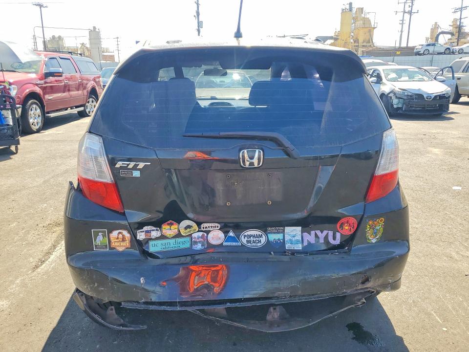 Продажа на аукционе авто 2013 Honda Fit, vin: JHMGE8H57DC041002, номер лота: 47807036