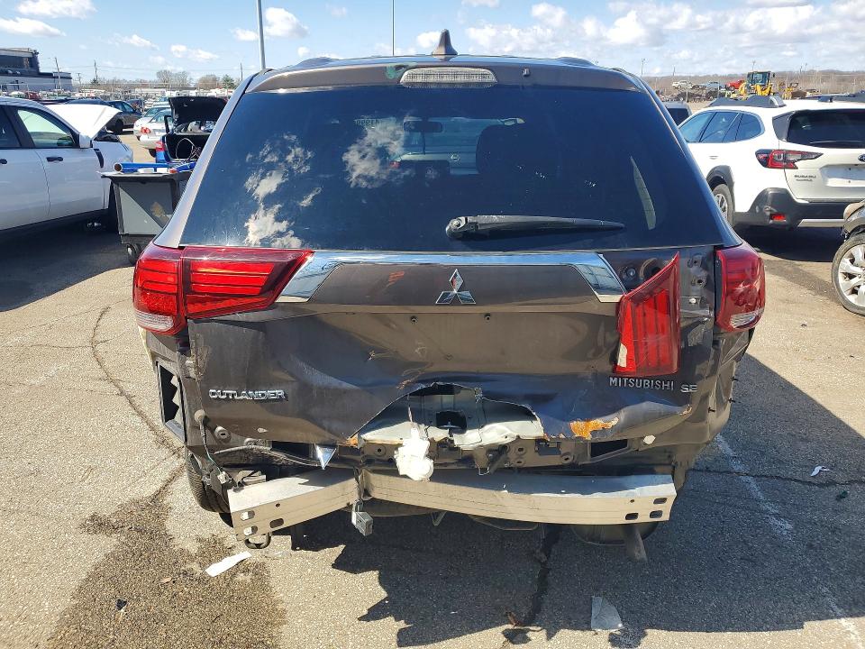 Продаж на аукціоні авто 2018 Mitsubishi Outlander, vin: JA4AD3A38JZ035153, номер лоту: 41999636