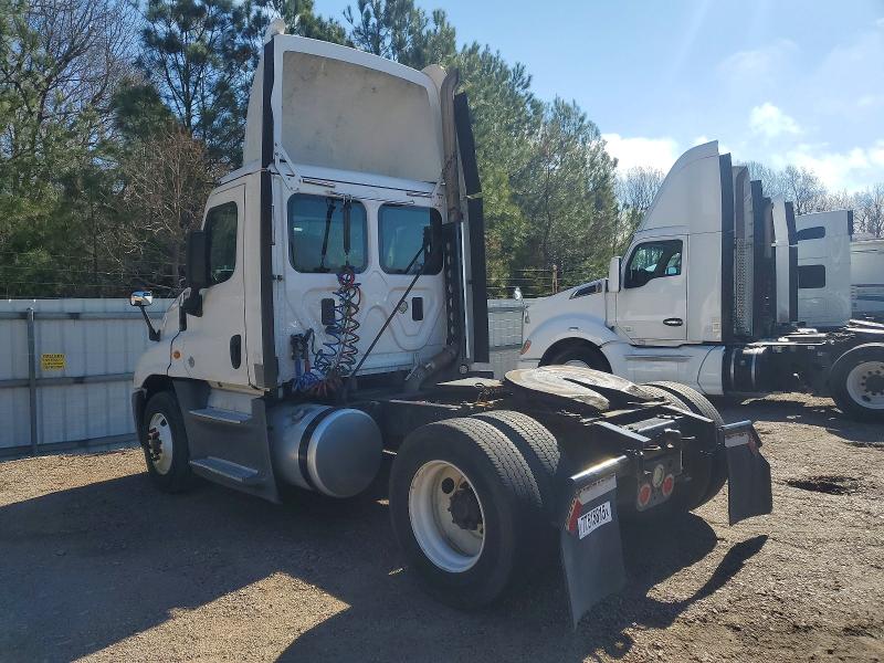 2016 Freightliner Cascadia 1 მანქანა იყიდება აუქციონზე, vin: 1FUBGEDV7GLHC5652, აუქციონის ნომერი: 77515815