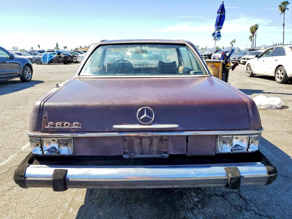 41832126 :رقم المزاد ، 11407312105408 vin ، 1975 Mercedes Benz 280 مزاد بيع