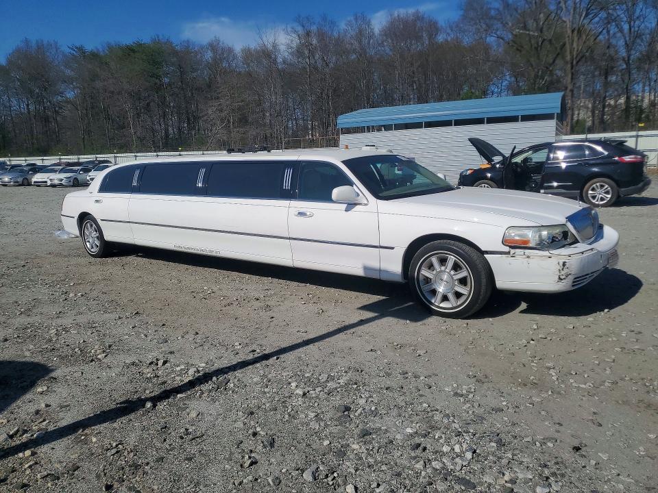 Aukcja sprzedaży 2008 Lincoln Town Car, vin: 2L1FM88W08X658708, numer aukcji: 46163966