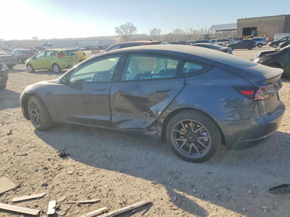2022 Tesla Model 3 მანქანა იყიდება აუქციონზე, vin: 5YJ3E1EB5NF259042, აუქციონის ნომერი: 47369126