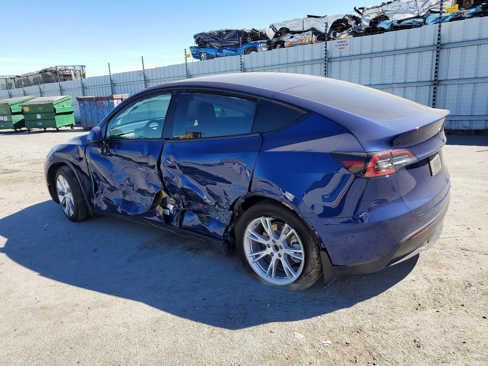 47233896 :رقم المزاد ، 5YJYGDEE1MF172815 vin ، 2021 Tesla Model Y مزاد بيع