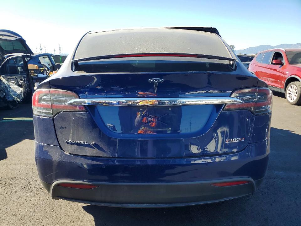 2018 Tesla Model X მანქანა იყიდება აუქციონზე, vin: 5YJXCBE48JF137168, აუქციონის ნომერი: 45493616