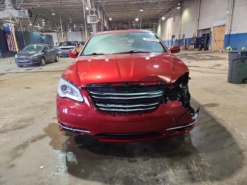 79191835 :رقم المزاد ، 1C3CCBBG0EN115075 vin ، 2014 Chrysler 200 مزاد بيع