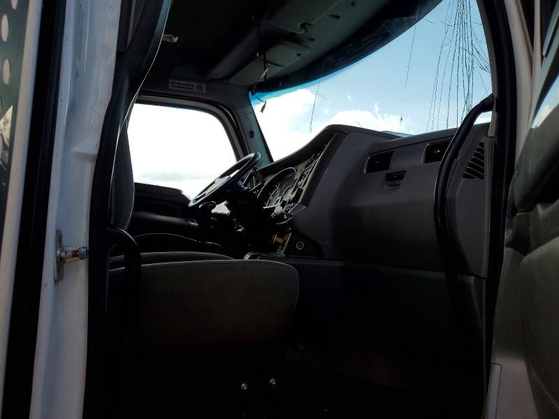 Продажа на аукционе авто 2016 Kenworth T880, vin: 1XKZD40X1GH483460, номер лота: 79003345