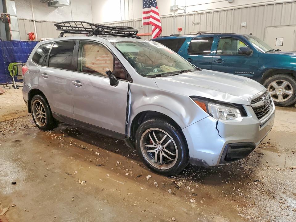 46043686 :رقم المزاد ، JF2SJAAC7JG429523 vin ، 2018 Subaru Forester مزاد بيع