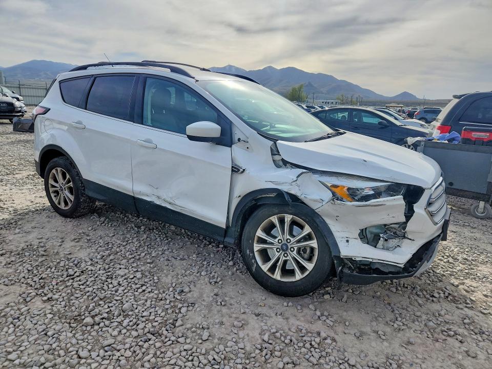 Продаж на аукціоні авто 2018 Ford Escape, vin: 1FMCU9GD5JUC48460, номер лоту: 47770746