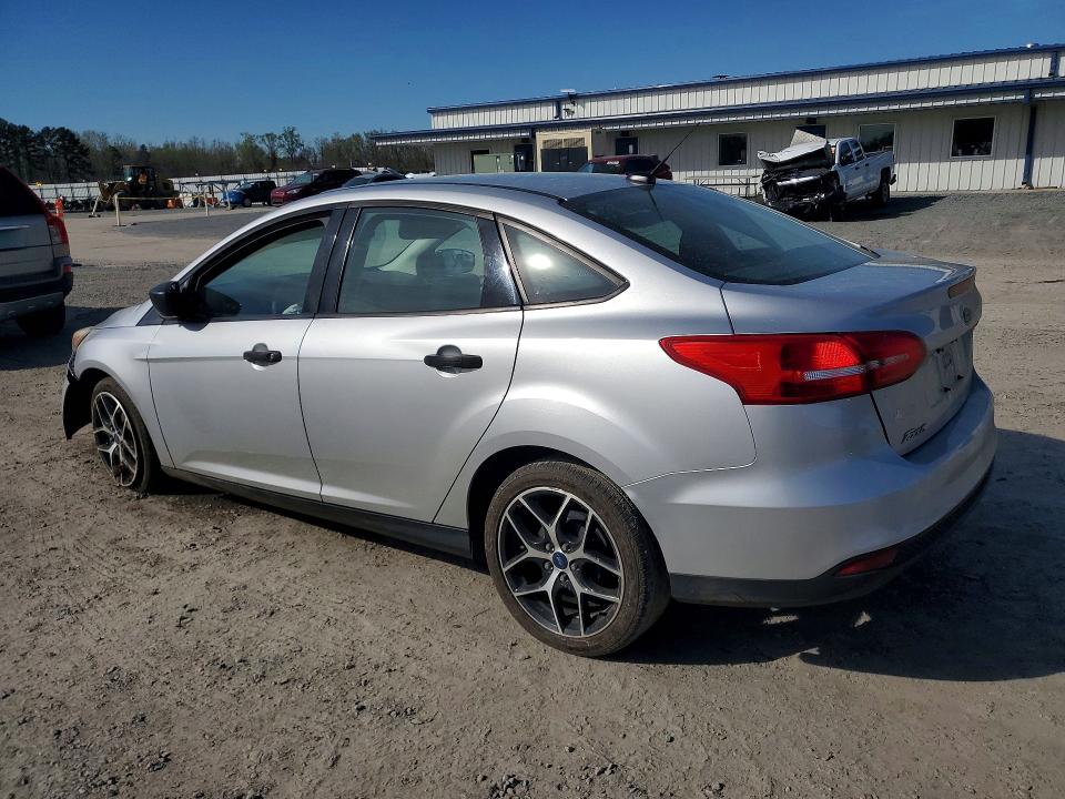 46573376 :رقم المزاد ، 1FADP3E28JL300335 vin ، 2018 Ford Focus مزاد بيع