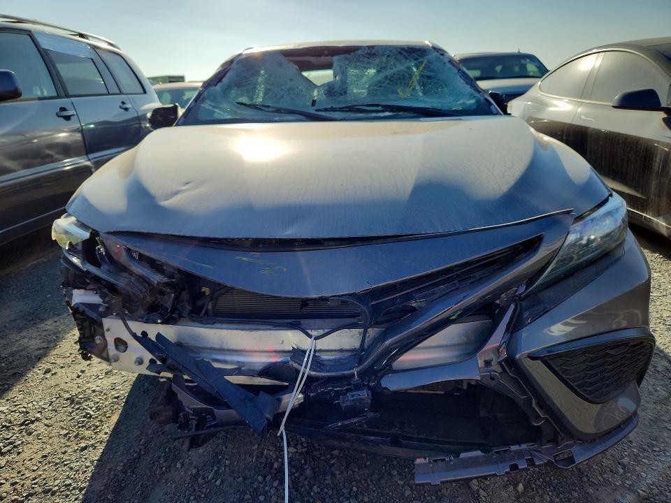 46713456 :رقم المزاد ، 4T1T11AK1NU709306 vin ، 2022 Toyota Camry مزاد بيع