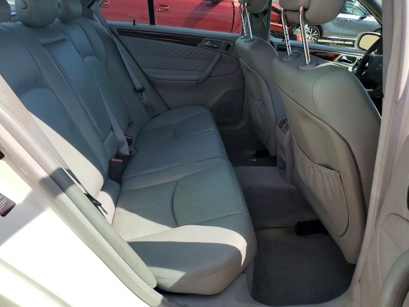 47206116 :رقم المزاد ، WDBRF84J64F457033 vin ، 2004 Mercedes-benz C مزاد بيع