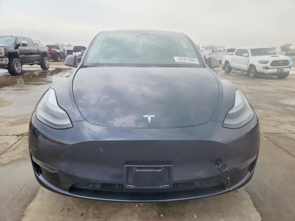 2024 Tesla Model Y მანქანა იყიდება აუქციონზე, vin: 7SAYGDED8RA304368, აუქციონის ნომერი: 42081096
