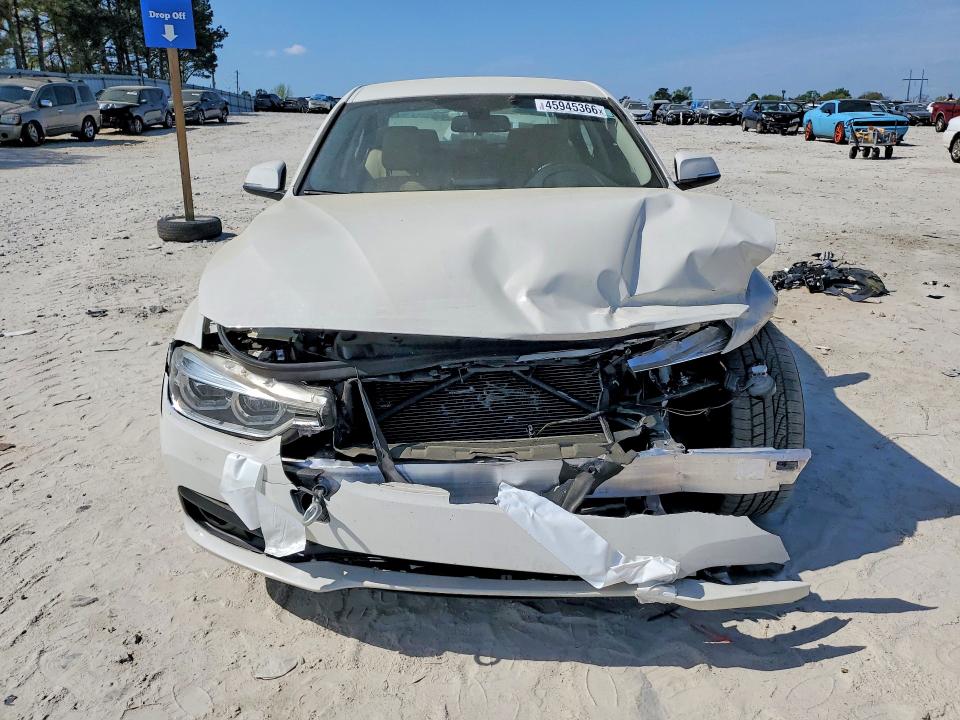 45945366 :رقم المزاد ، WBA8E1G56JNU93423 vin ، 2018 Bmw 320 مزاد بيع