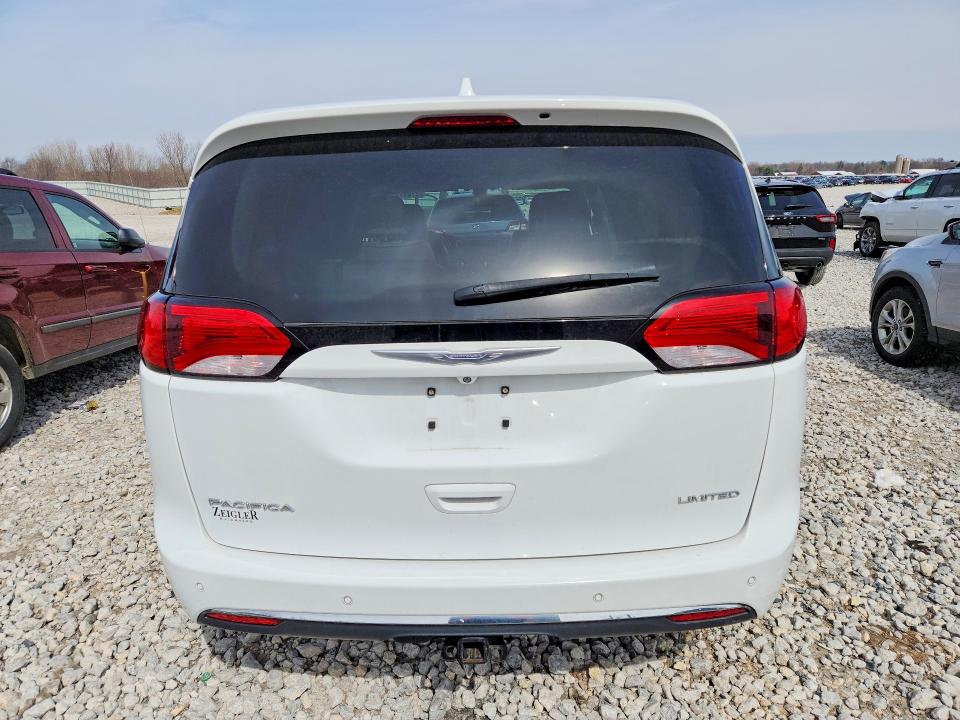 47841426 :رقم المزاد ، 2C4RC1GG1HR670696 vin ، 2017 Chrysler Pacifica مزاد بيع
