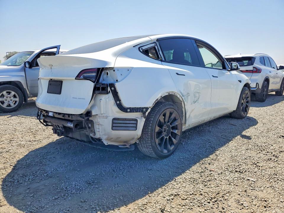 47134776 :رقم المزاد ، 5YJYGDEE2MF115555 vin ، 2021 Tesla Model Y مزاد بيع