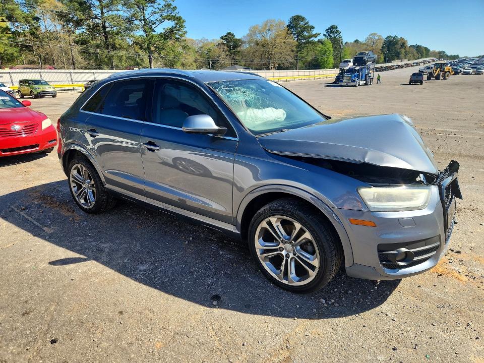 46160096 :رقم المزاد ، WA1EFCFS1FR014020 vin ، 2015 Audi Q3 مزاد بيع