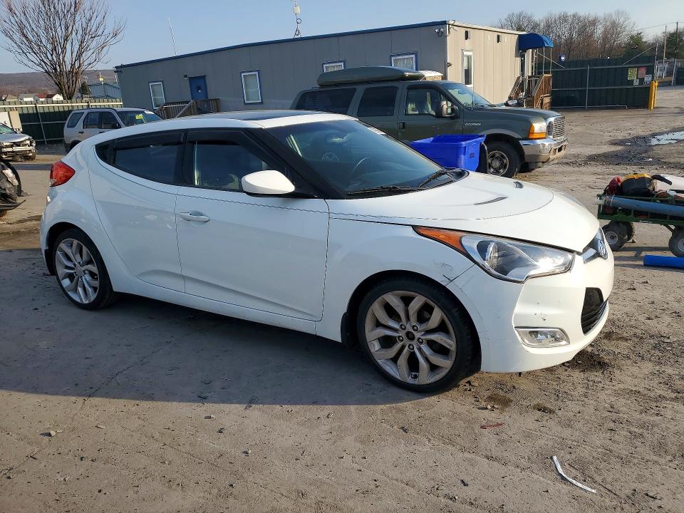 47296856 :رقم المزاد ، KMHTC6AD2DU110938 vin ، 2013 Hyundai Veloster مزاد بيع