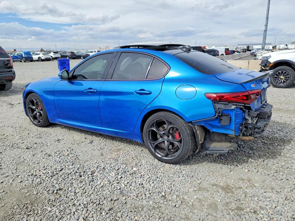 42017016 :رقم المزاد ، ZARFAEEN9J7589847 vin ، 2018 Alfa Romeo Giulia مزاد بيع