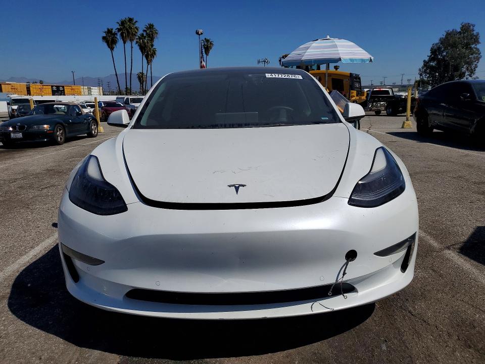 41772876 :رقم المزاد ، 5YJ3E1EA5NF336273 vin ، 2022 Tesla Model 3 مزاد بيع