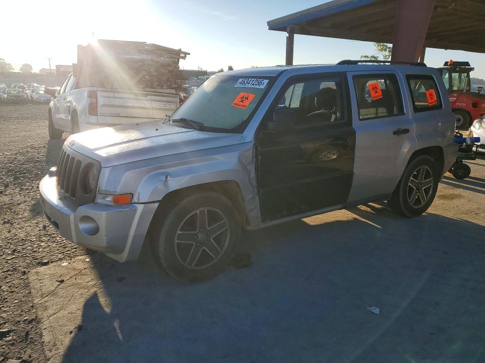 46341256 :رقم المزاد ، 1J4NT2GB0AD501488 vin ، 2010 Jeep Patriot مزاد بيع
