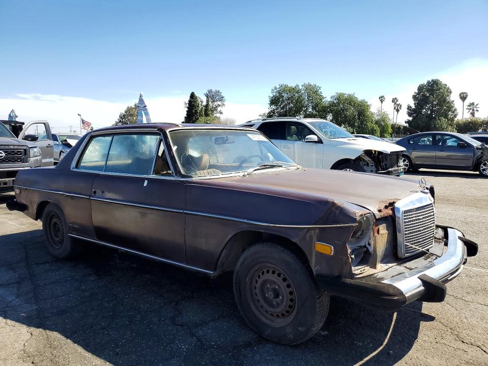 41832126 :رقم المزاد ، 11407312105408 vin ، 1975 Mercedes Benz 280 مزاد بيع