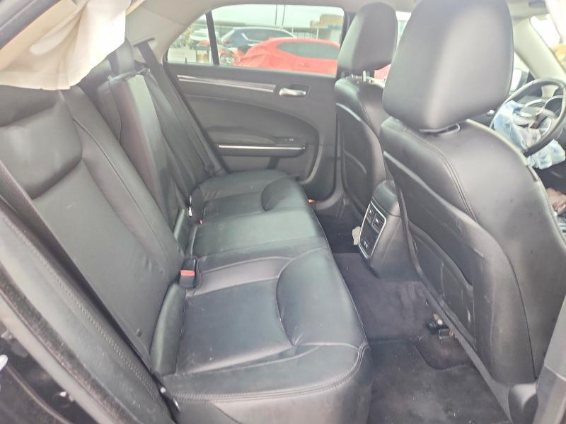 41606436 :رقم المزاد ، 2C3CCARG2JH235026 vin ، 2018 Chrysler 300 مزاد بيع