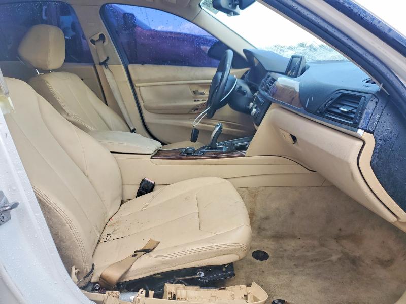 47068646 :رقم المزاد ، WBA3A5G52DNP25100 vin ، 2013 Bmw 328 مزاد بيع