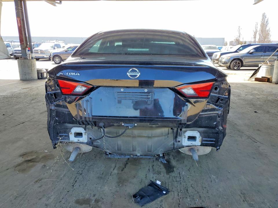 42002626 :رقم المزاد ، 1N4BL4BV9NN370475 vin ، 2022 Nissan Altima مزاد بيع