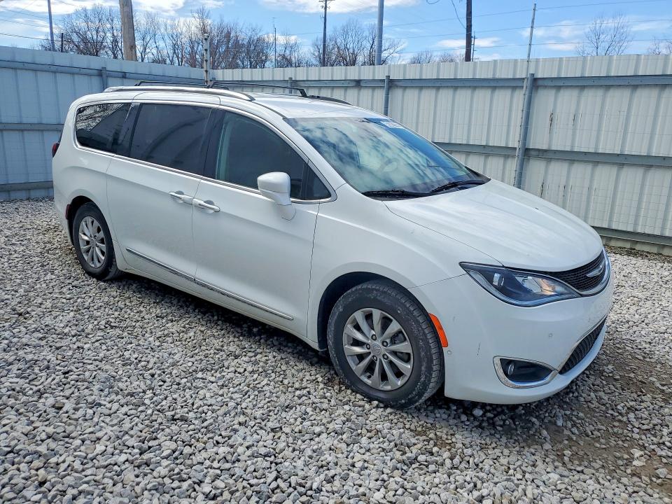 Продаж на аукціоні авто 2018 Chrysler Pacifica, vin: 2C4RC1BG1JR233505, номер лоту: 46389706