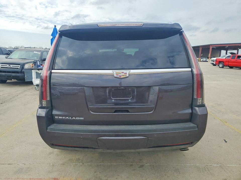 42047786 :رقم المزاد ، 1GYS3BKJXJR368601 vin ، 2018 Cadillac Escalade مزاد بيع