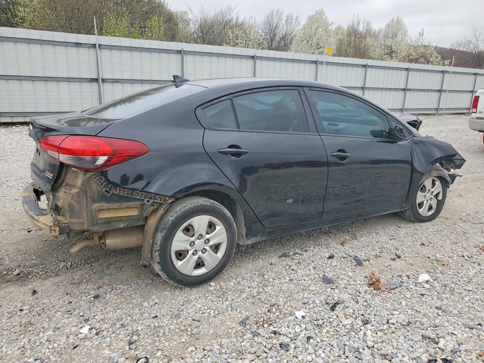 45461446 :رقم المزاد ، 3KPFK4A77HE065714 vin ، 2017 Kia Forte مزاد بيع
