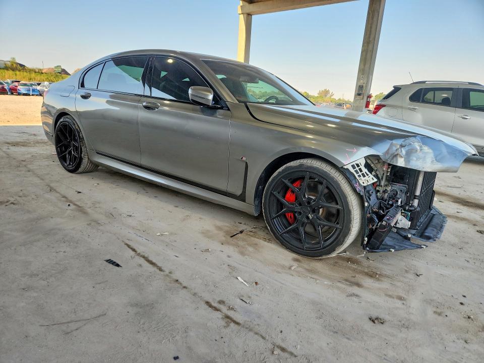 47267176 :رقم المزاد ، WBA7U2C08LGM26909 vin ، 2020 Bmw 750 مزاد بيع